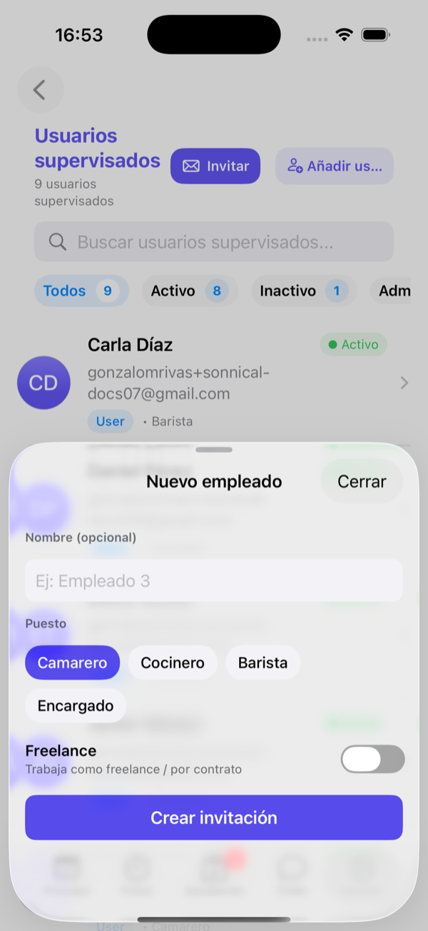 Invitar: nombre opcional, puesto y si es freelance.